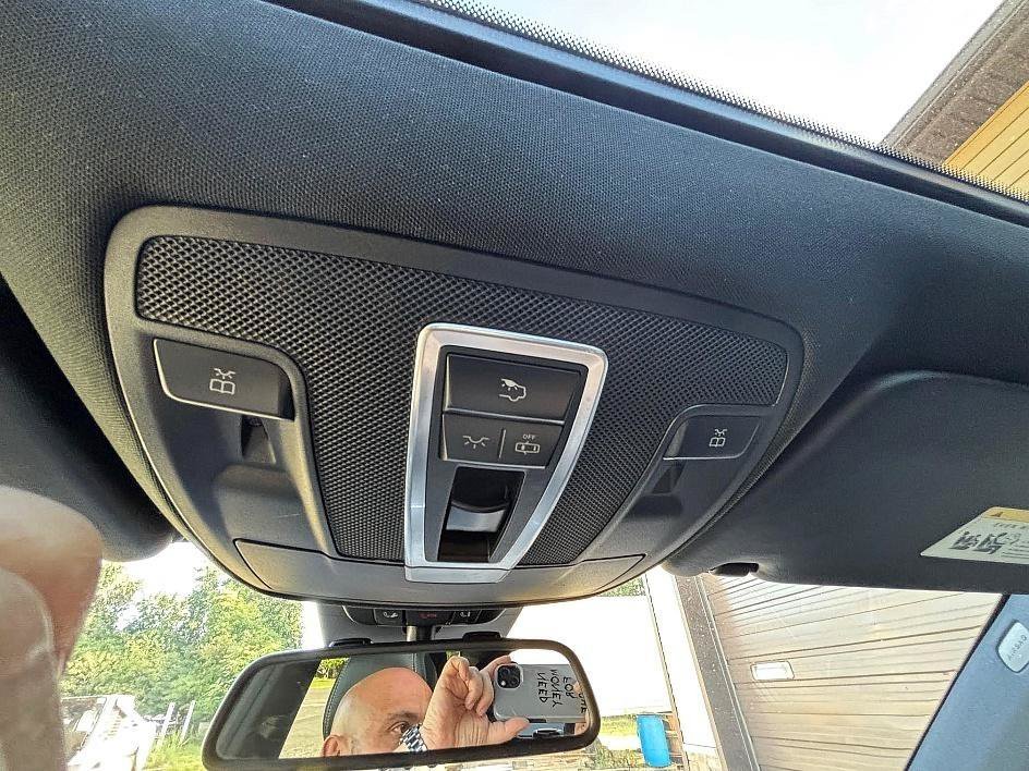 Used 2015 Mercedes-Benz ML 63 AMG 4MATIC image 35