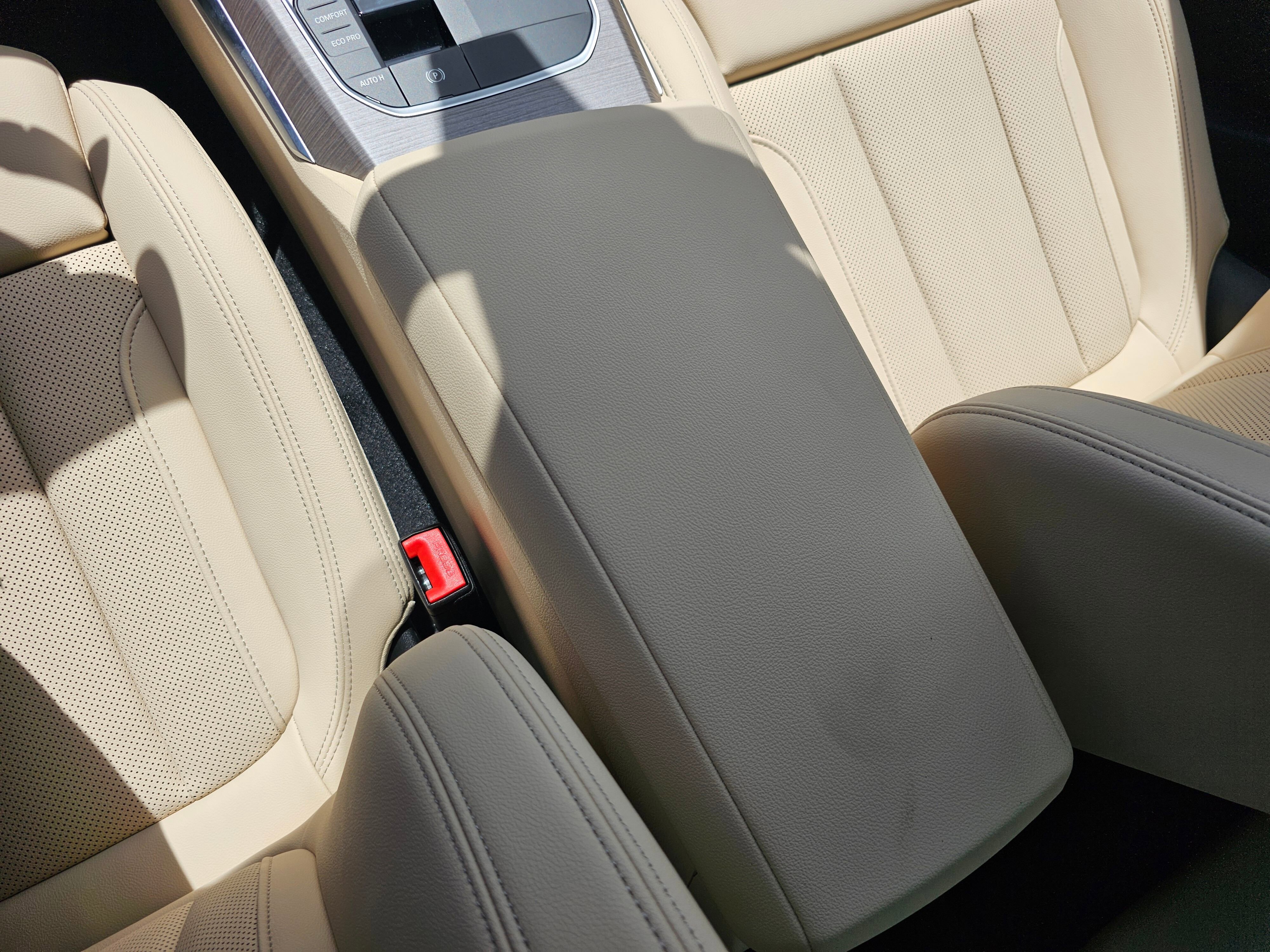 New 2025 BMW 330i xDrive Sedan w/ Premium Package image 23