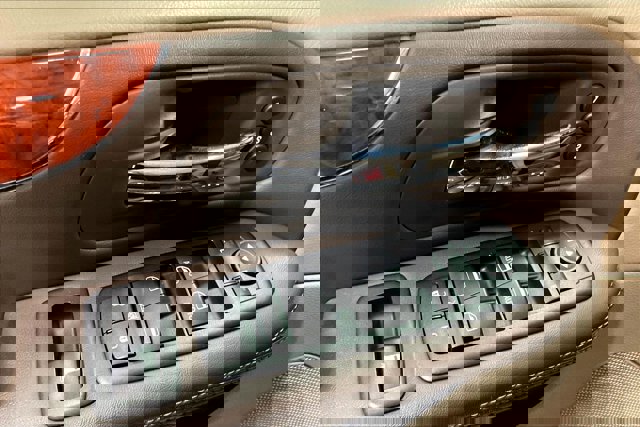 Used 2012 Chrysler Town & Country Limited w/ Luxury Group image 41