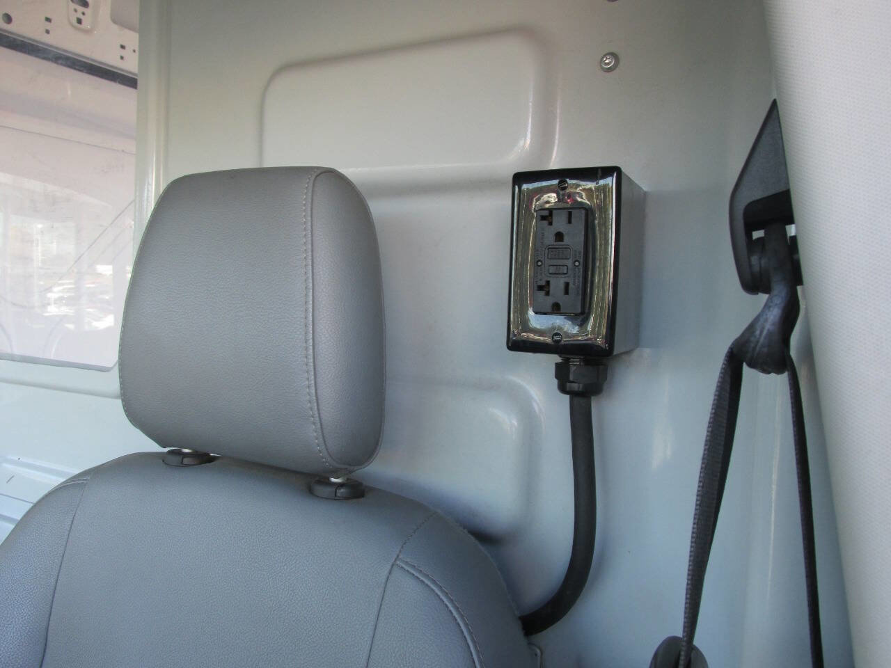 Used 2017 Ford Transit 350 148 High Roof image 19