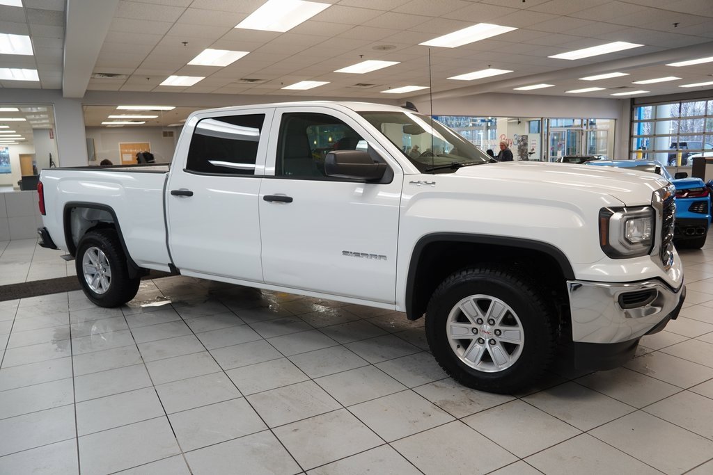 Used 2018 GMC Sierra 1500 4x4 Crew Cab w/ Sierra Convenience Package image 13