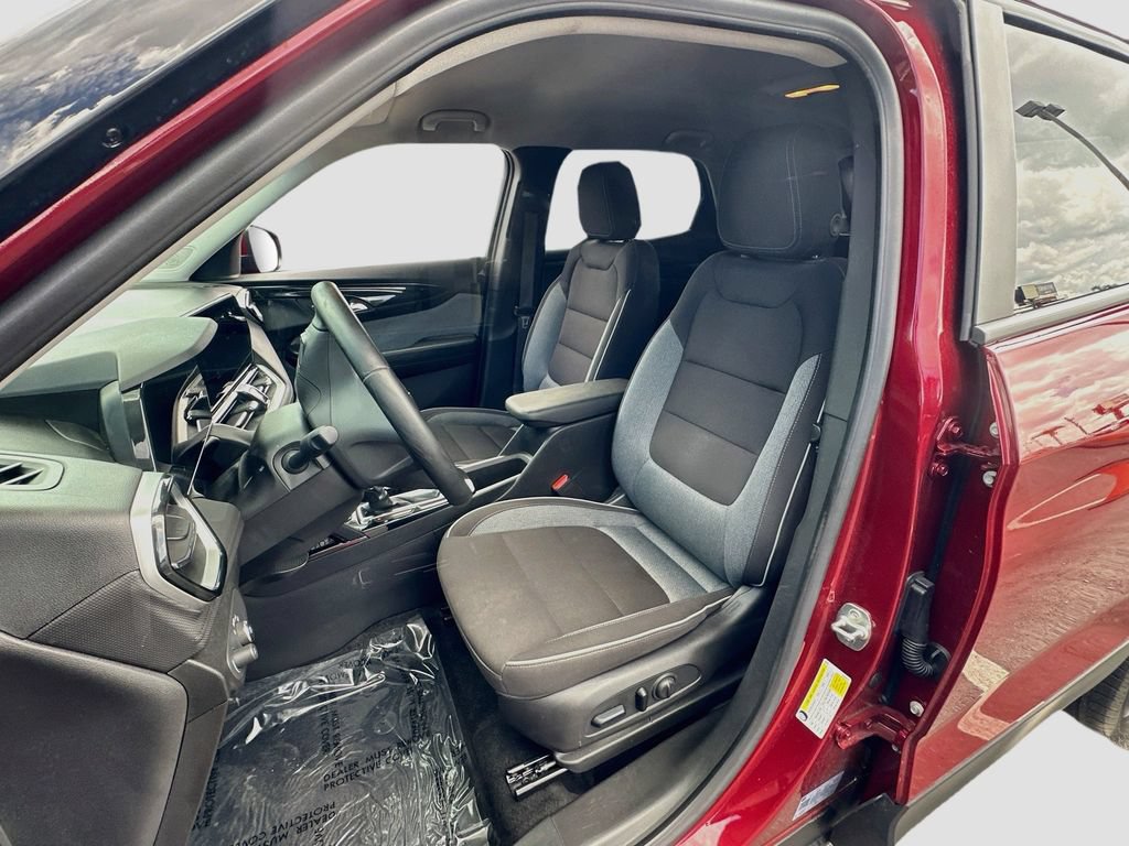 Used 2024 Chevrolet TrailBlazer LT w/ Convenience Package FWD image 20