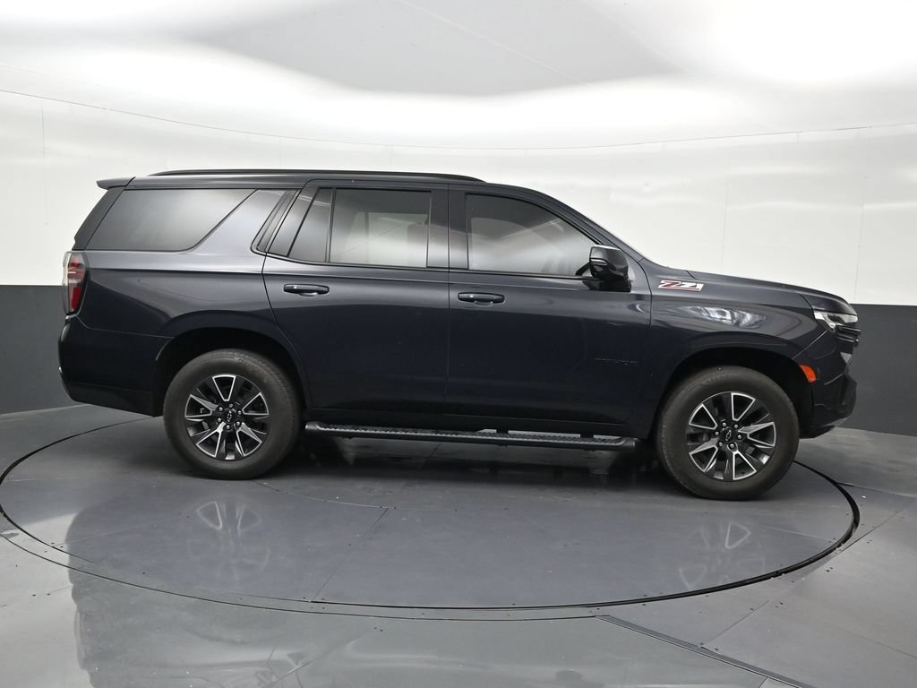 Used 2022 Chevrolet Tahoe Z71 w/ Luxury Package AWD/4WD image 7