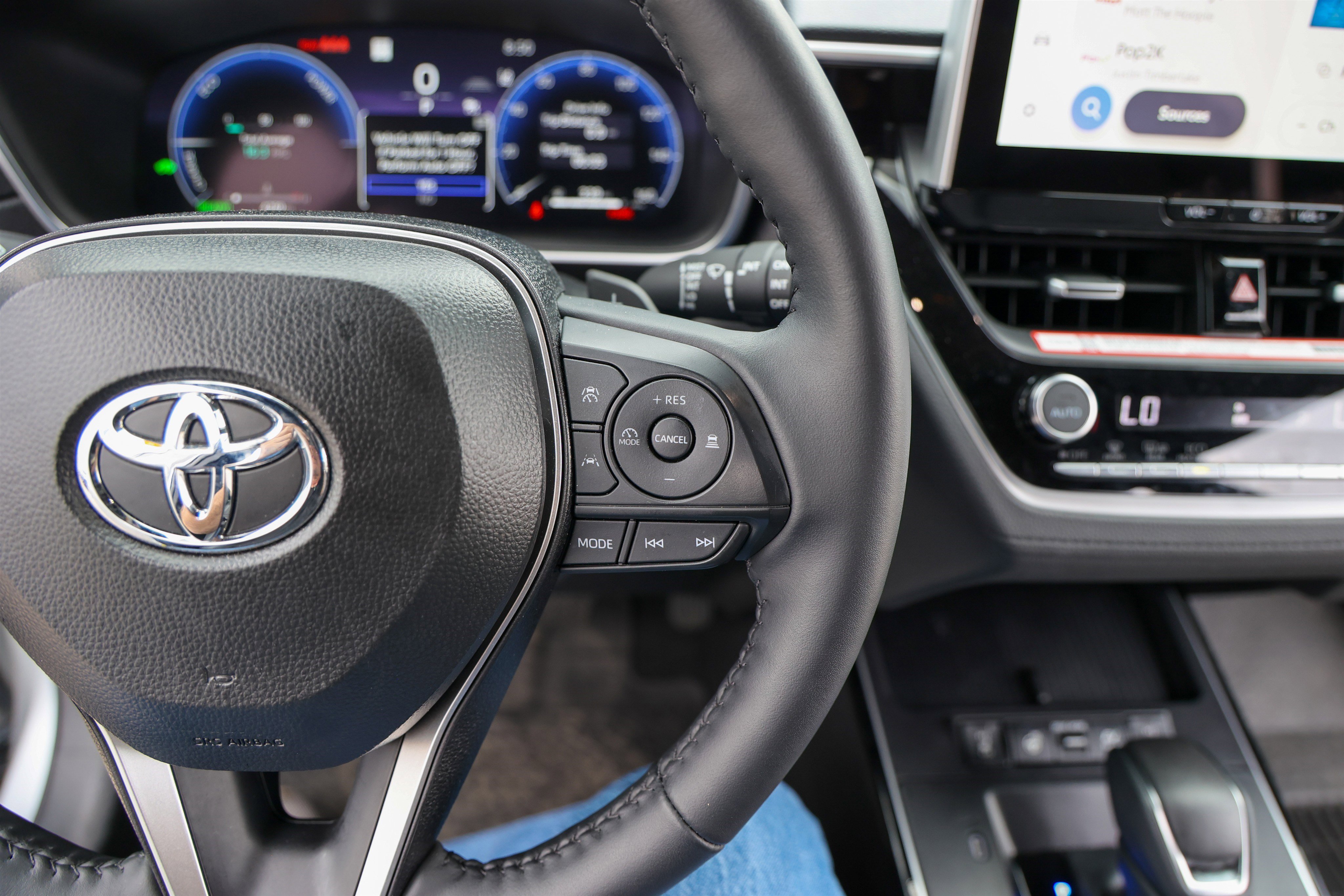 Used 2026 Toyota Corolla Cross XSE w/ Convenience Package image 19