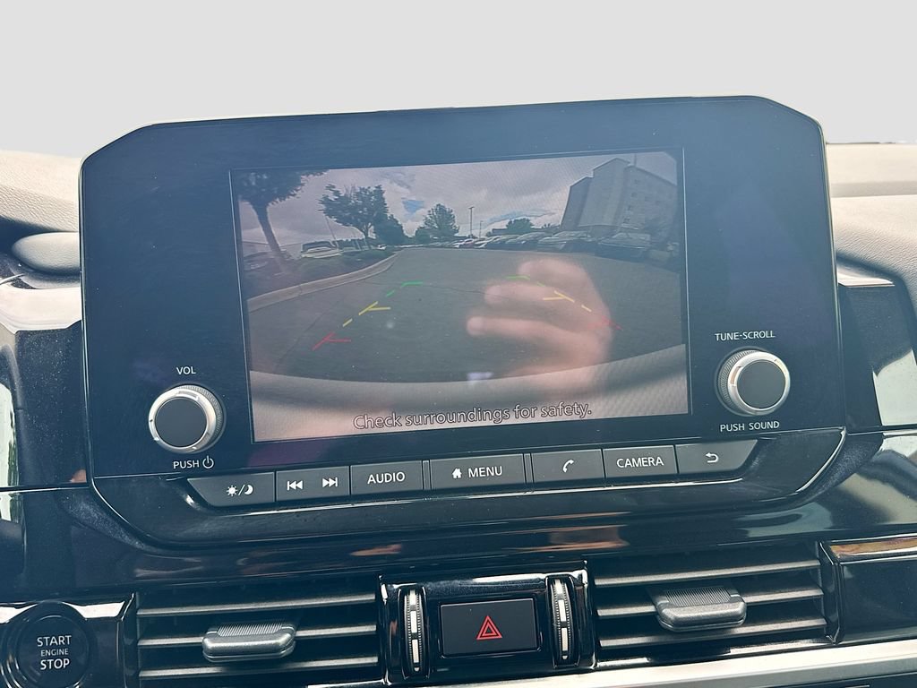Certified 2025 Nissan Pathfinder SV FWD image 16