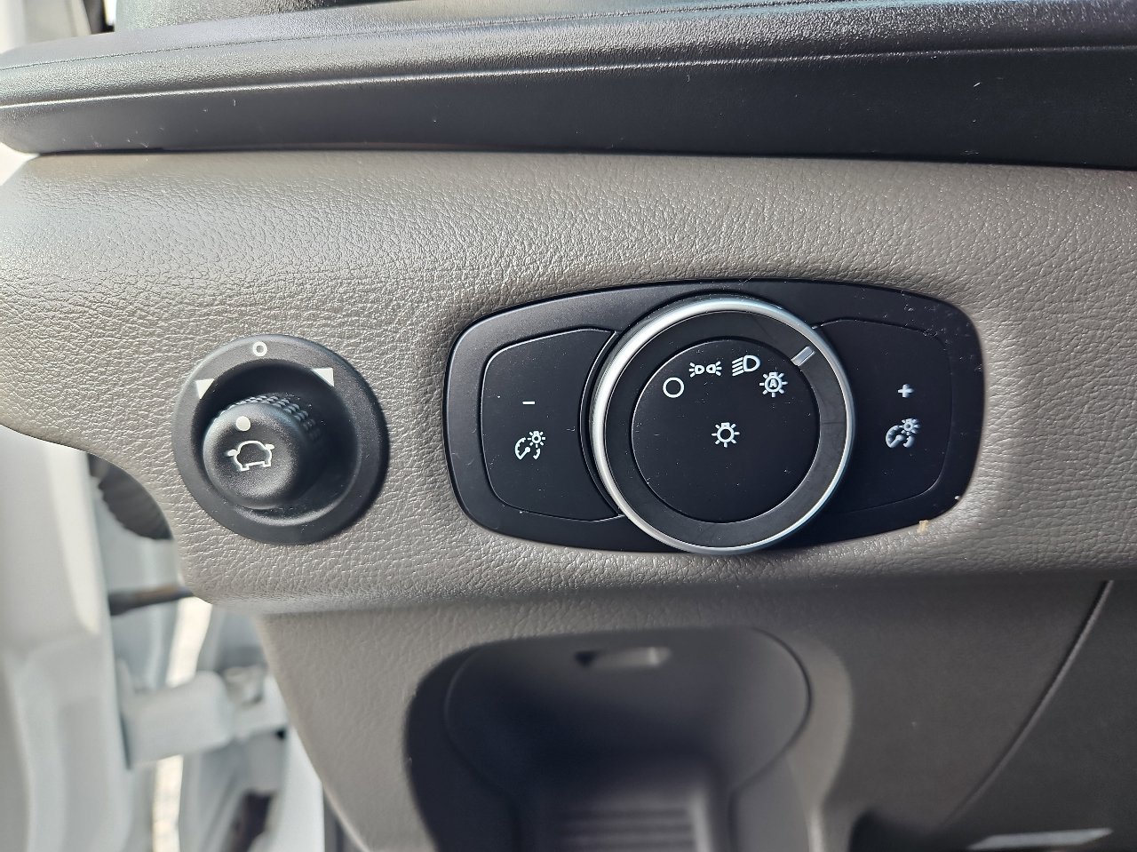 Used 2020 Ford Transit 350 XL image 20