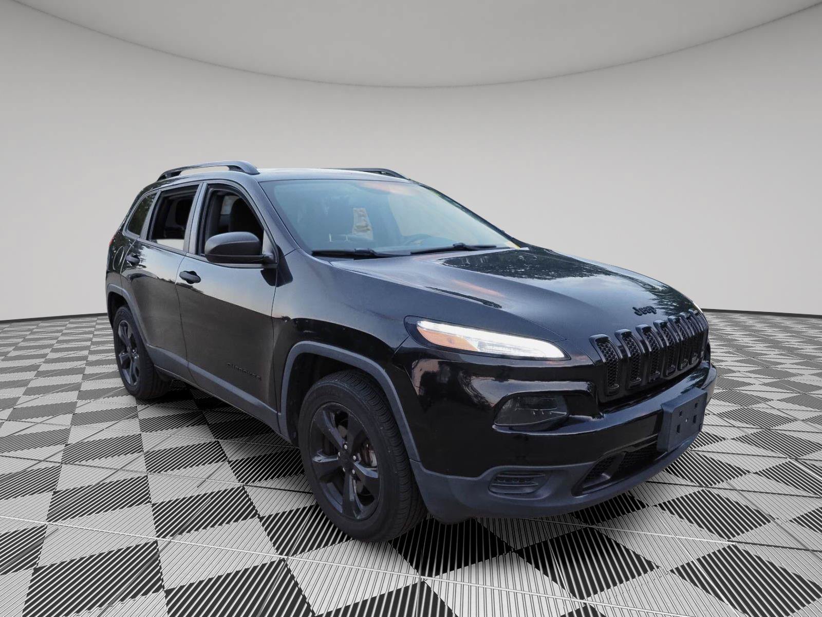 Used 2017 Jeep Cherokee Sport AWD/4WD image 3