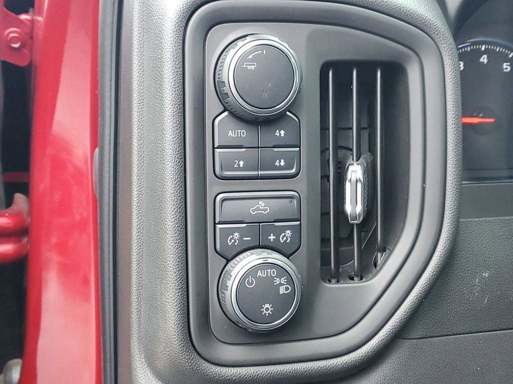 Used 2020 Chevrolet Silverado 1500 Custom Trail Boss w/ Custom Convenience Package image 8