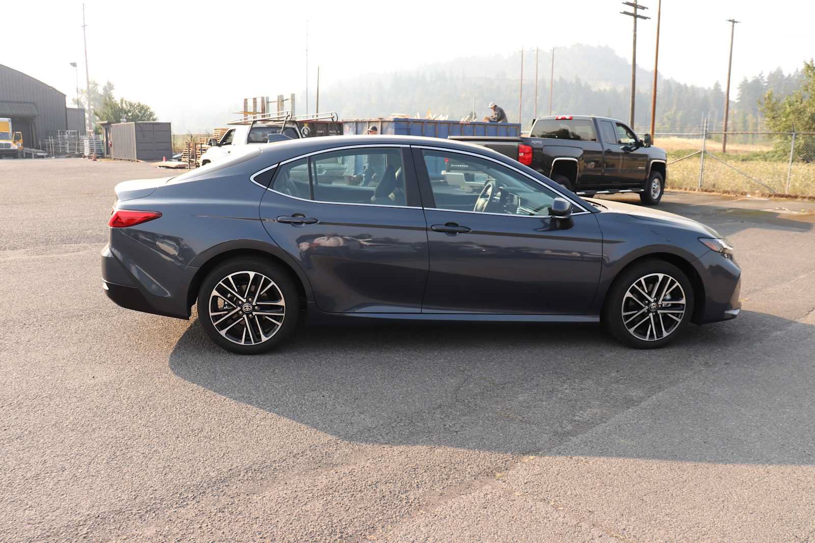 Used 2026 Toyota Camry XLE AWD/4WD image 4
