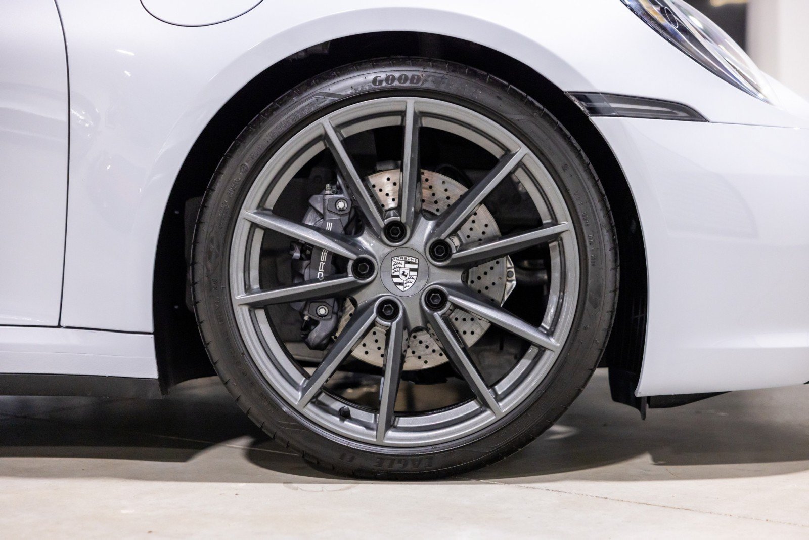 Used 2024 Porsche 911 Carrera T RWD image 24