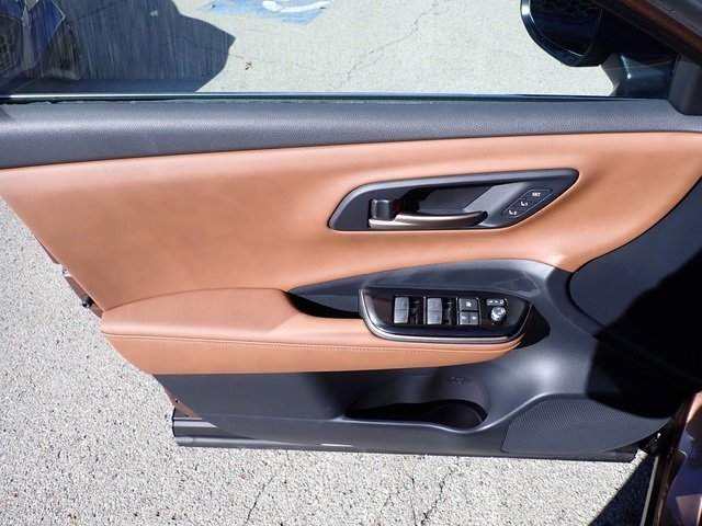 New 2025 Toyota Crown Signia image 14