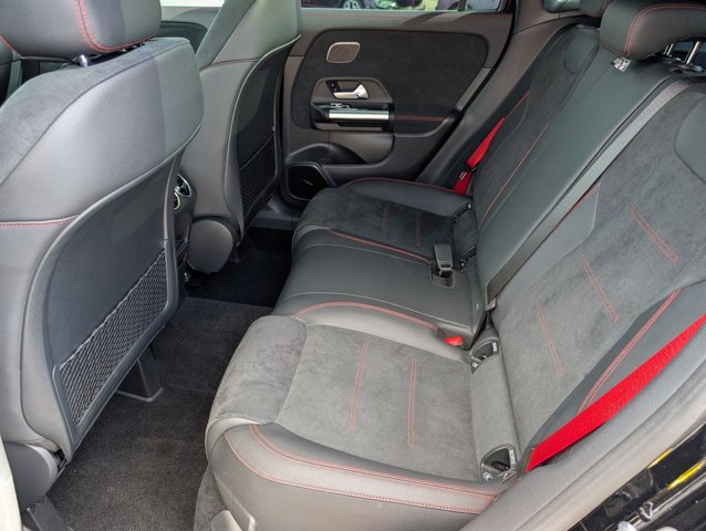 Used 2024 Mercedes-Benz GLA 35 AMG 4MATIC image 19