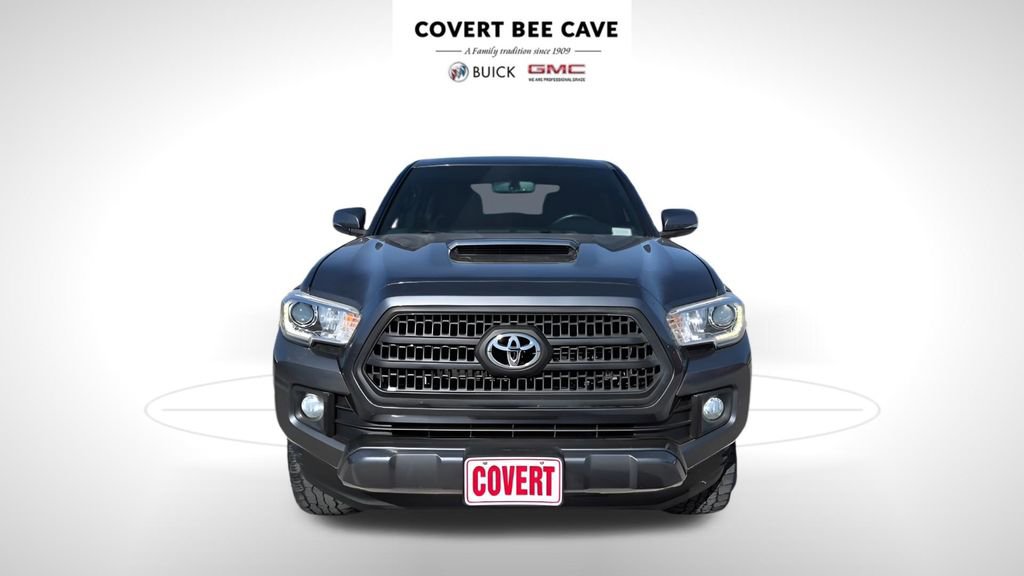 Used 2016 Toyota Tacoma TRD Sport image 2