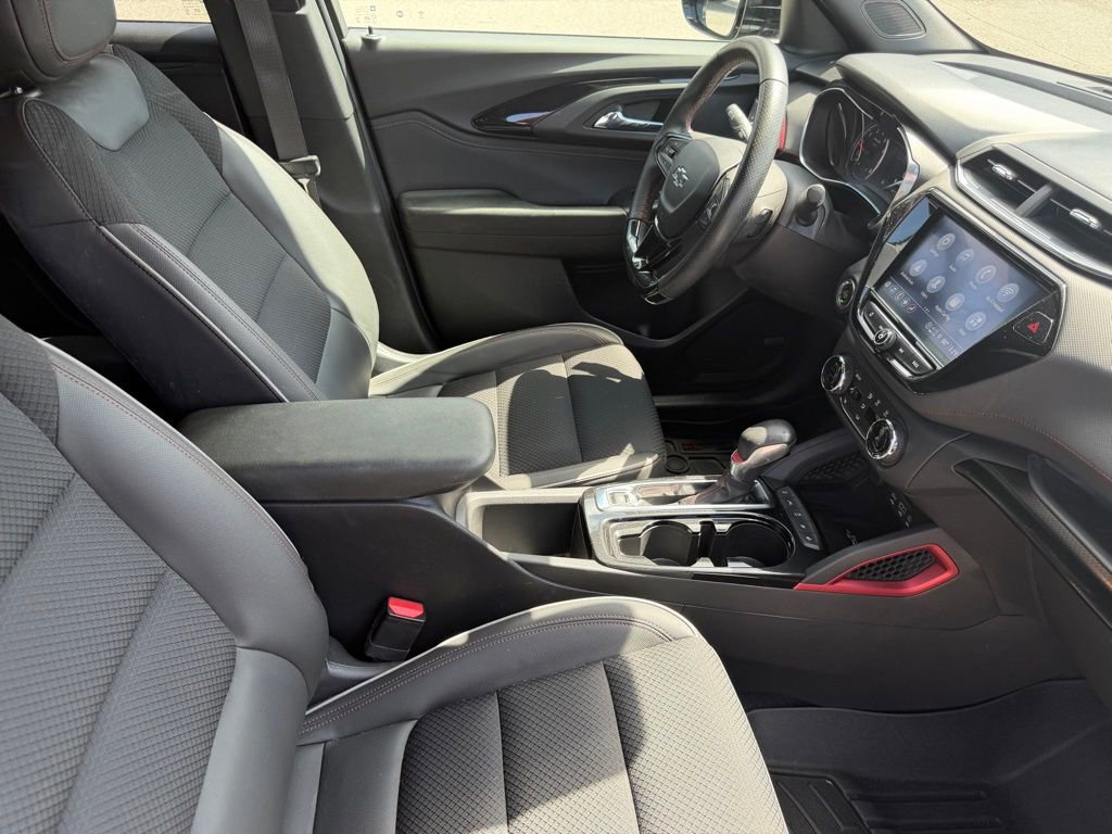 Used 2021 Chevrolet TrailBlazer RS w/ Technology Package FWD image 16