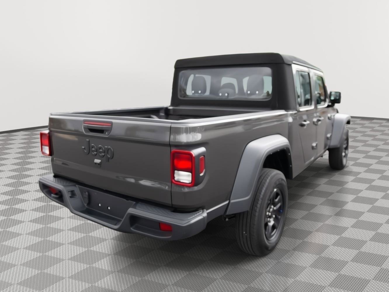 Used 2024 Jeep Gladiator Sport AWD/4WD image 5