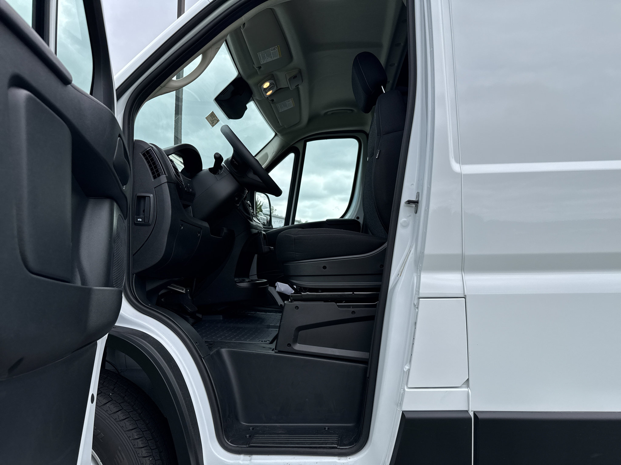 New 2026 RAM ProMaster 3500 w/ Convenience Group FWD image 5