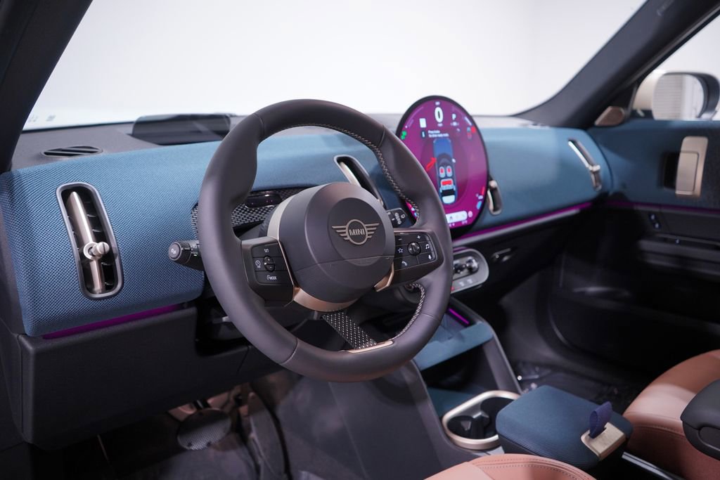 Used 2025 MINI Cooper Countryman SE w/ Comfort Package Max image 6
