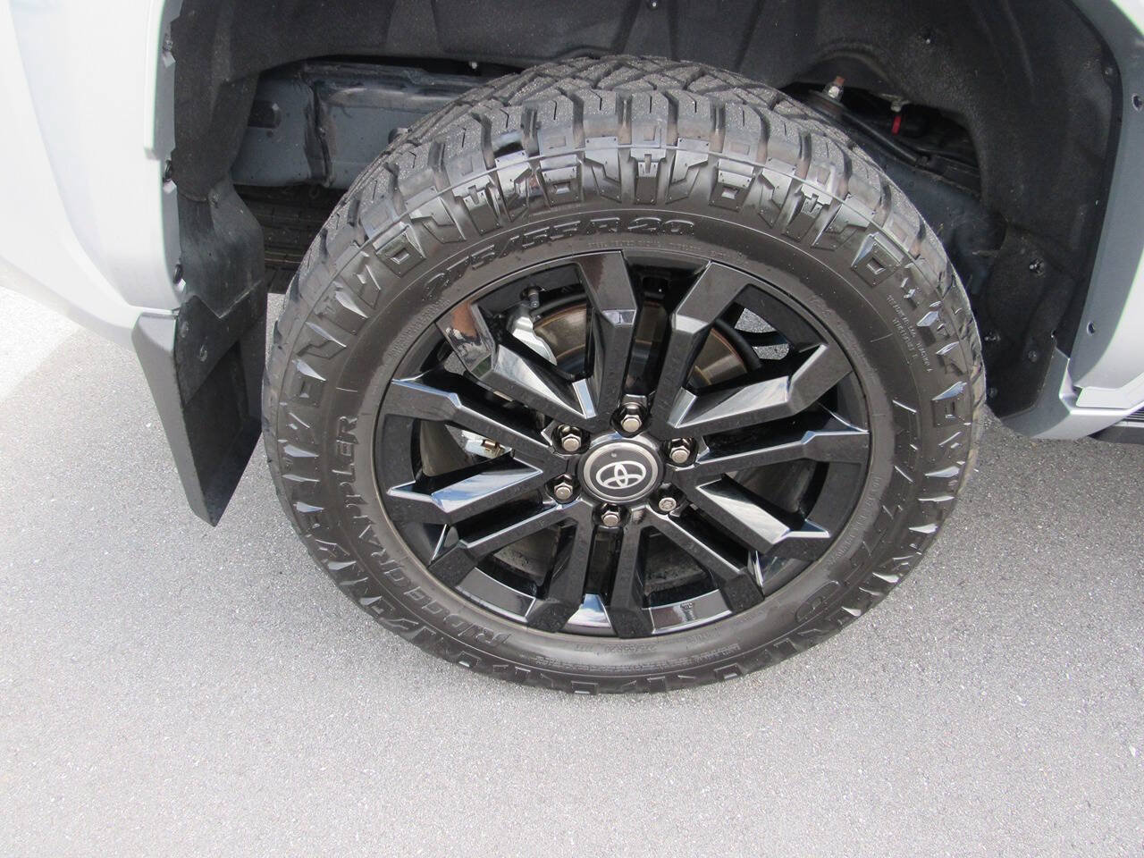 Used 2025 Toyota 4Runner Platinum AWD/4WD image 14