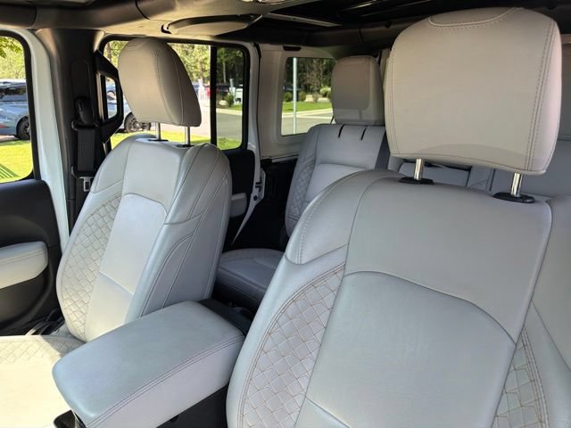 Used 2023 Jeep Wrangler Unlimited Sahara AWD/4WD image 10