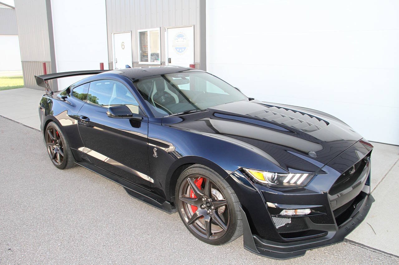 Used 2021 Ford Mustang Shelby GT500 w/ Carbon Fiber Track Pack RWD image 4