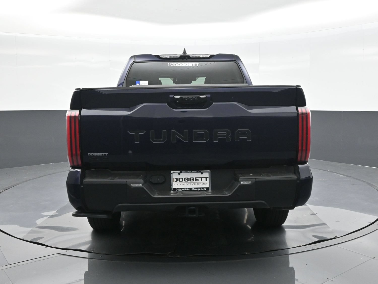 Used 2025 Toyota Tundra Limited AWD/4WD image 11