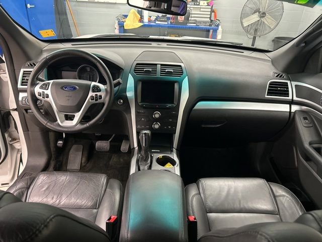 Used 2014 Ford Explorer XLT w/ Equipment Group 202A image 10