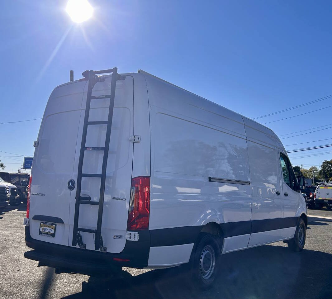 Used 2021 Mercedes-Benz Sprinter 2500 image 5
