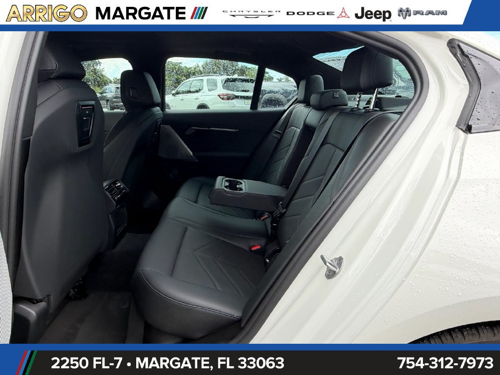 Used 2025 BMW i5 xDrive40 w/ M Sport Package AWD/4WD image 11