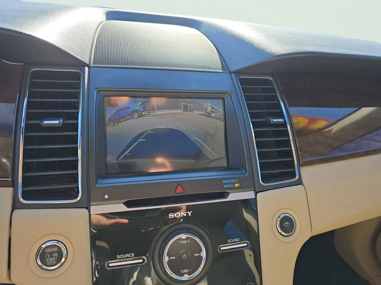 Used 2019 Ford Taurus Limited image 16