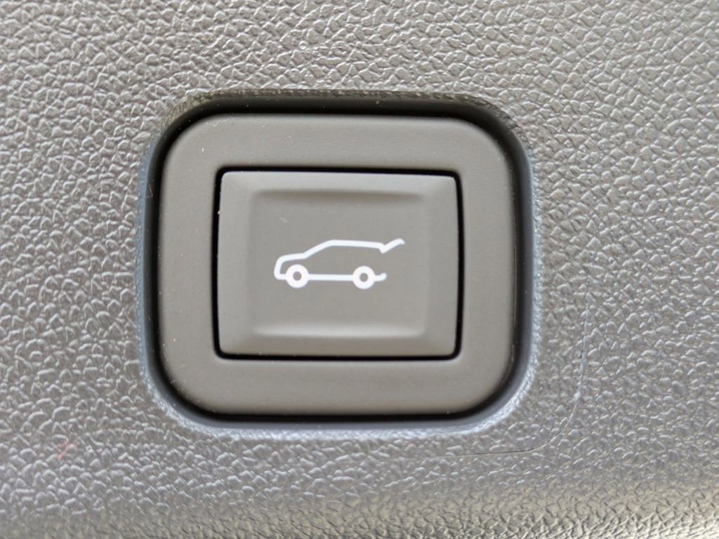 New 2026 Chevrolet Traverse RS FWD image 15