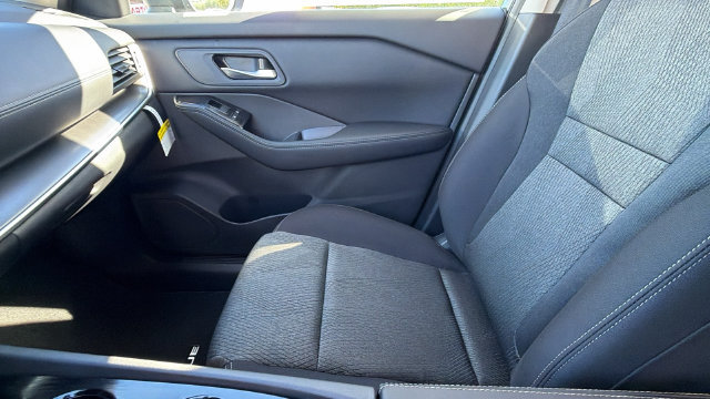New 2026 Nissan Rogue SV AWD/4WD image 23