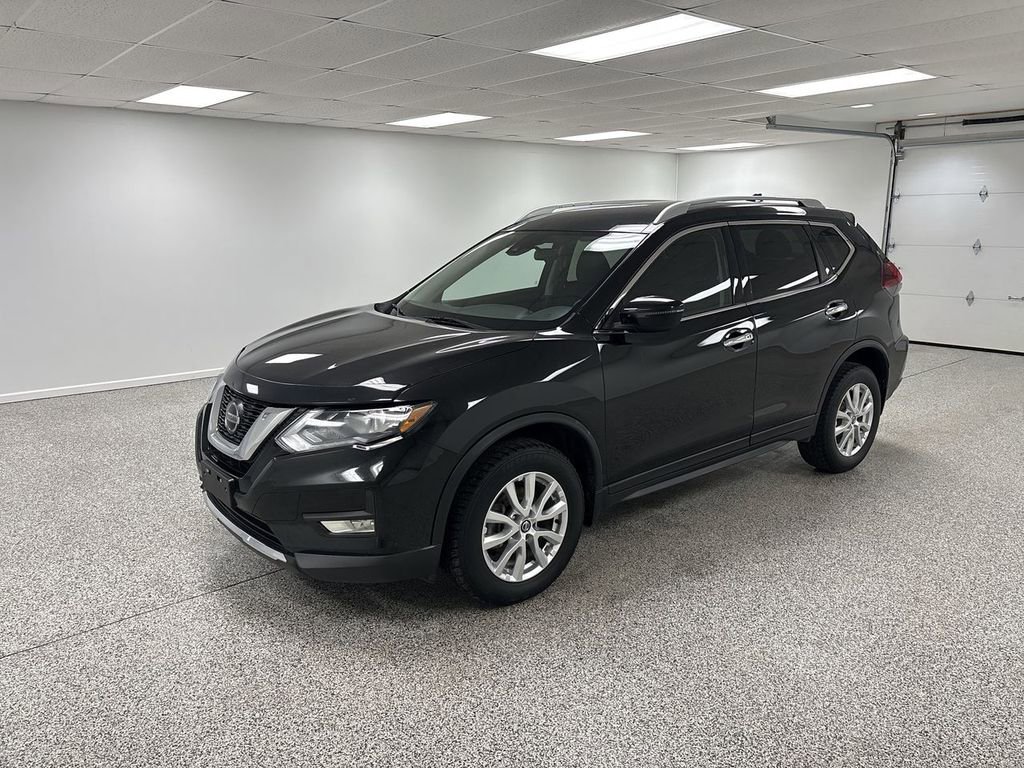 Used 2019 Nissan Rogue SV image 4