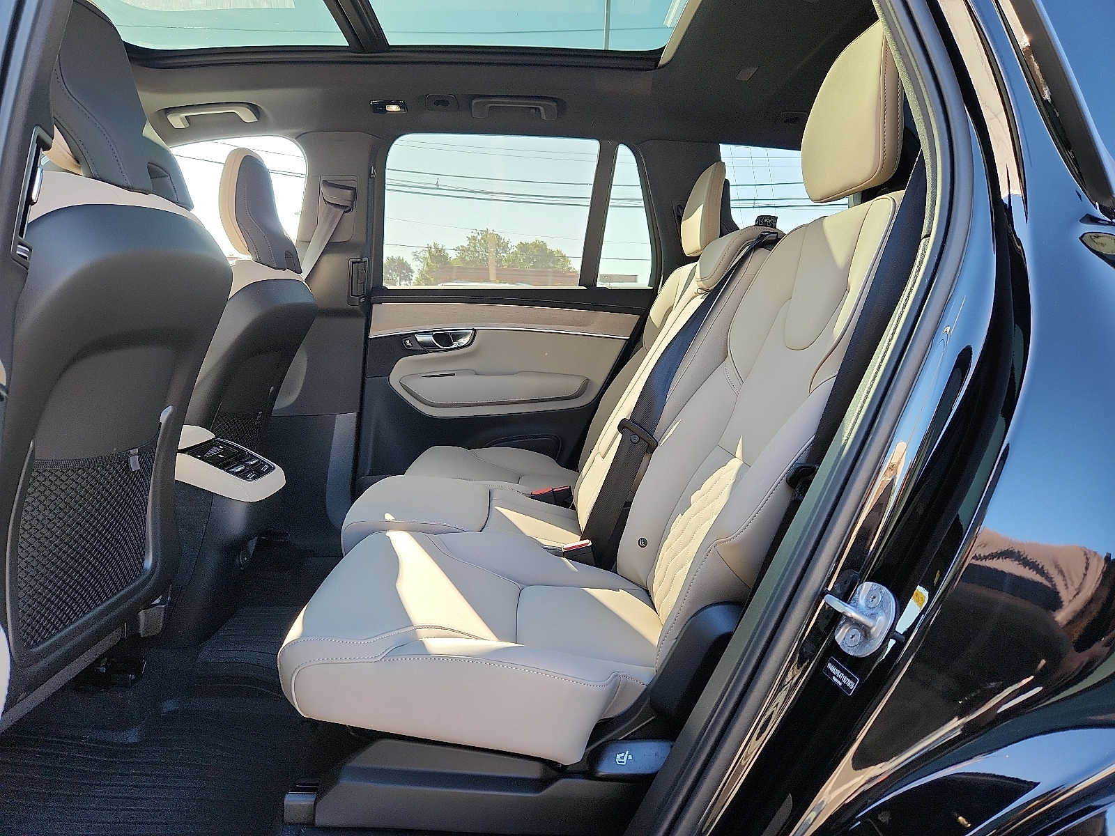Used 2026 Volvo XC90 B6 Plus w/ Protection Package Premier AWD/4WD image 10