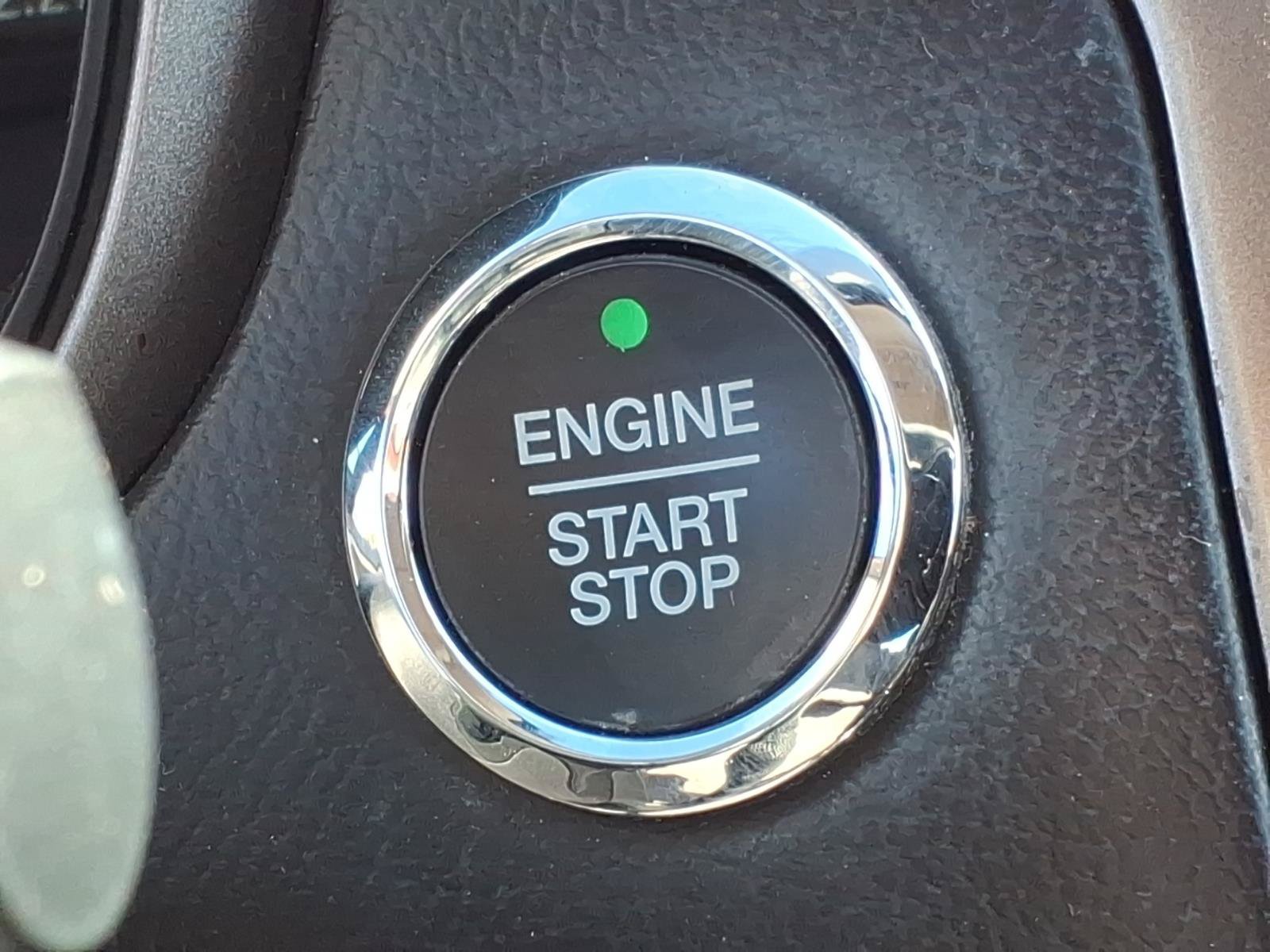 Used 2018 Ford Fusion SE w/ Fusion SE Technology Package FWD image 23