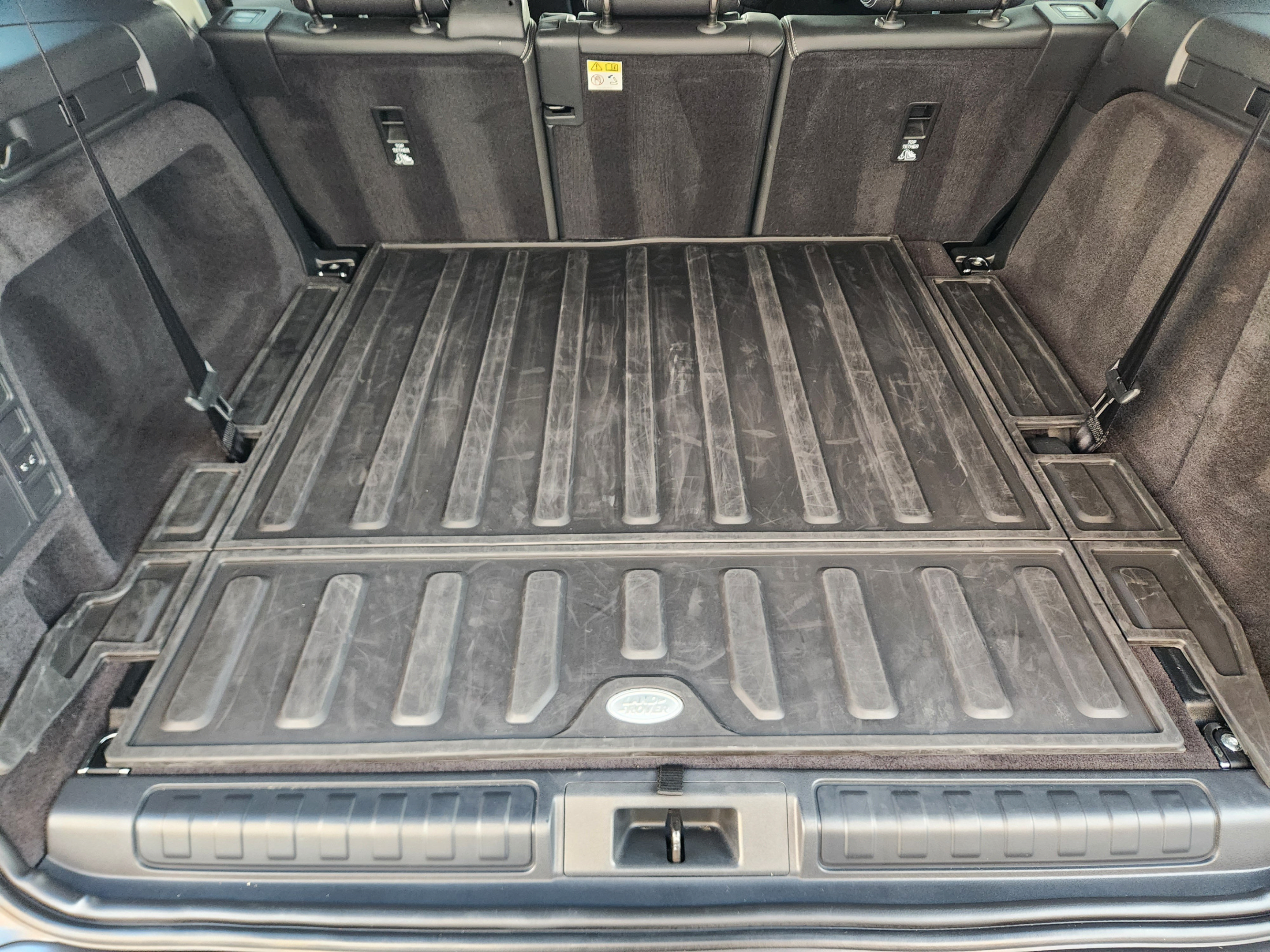 Certified 2025 Land Rover Discovery S AWD/4WD image 30