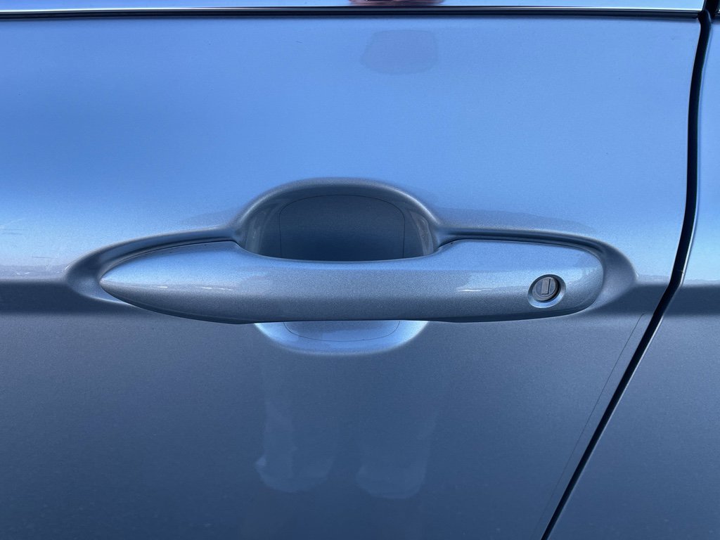 Used 2024 Toyota Camry SE image 6