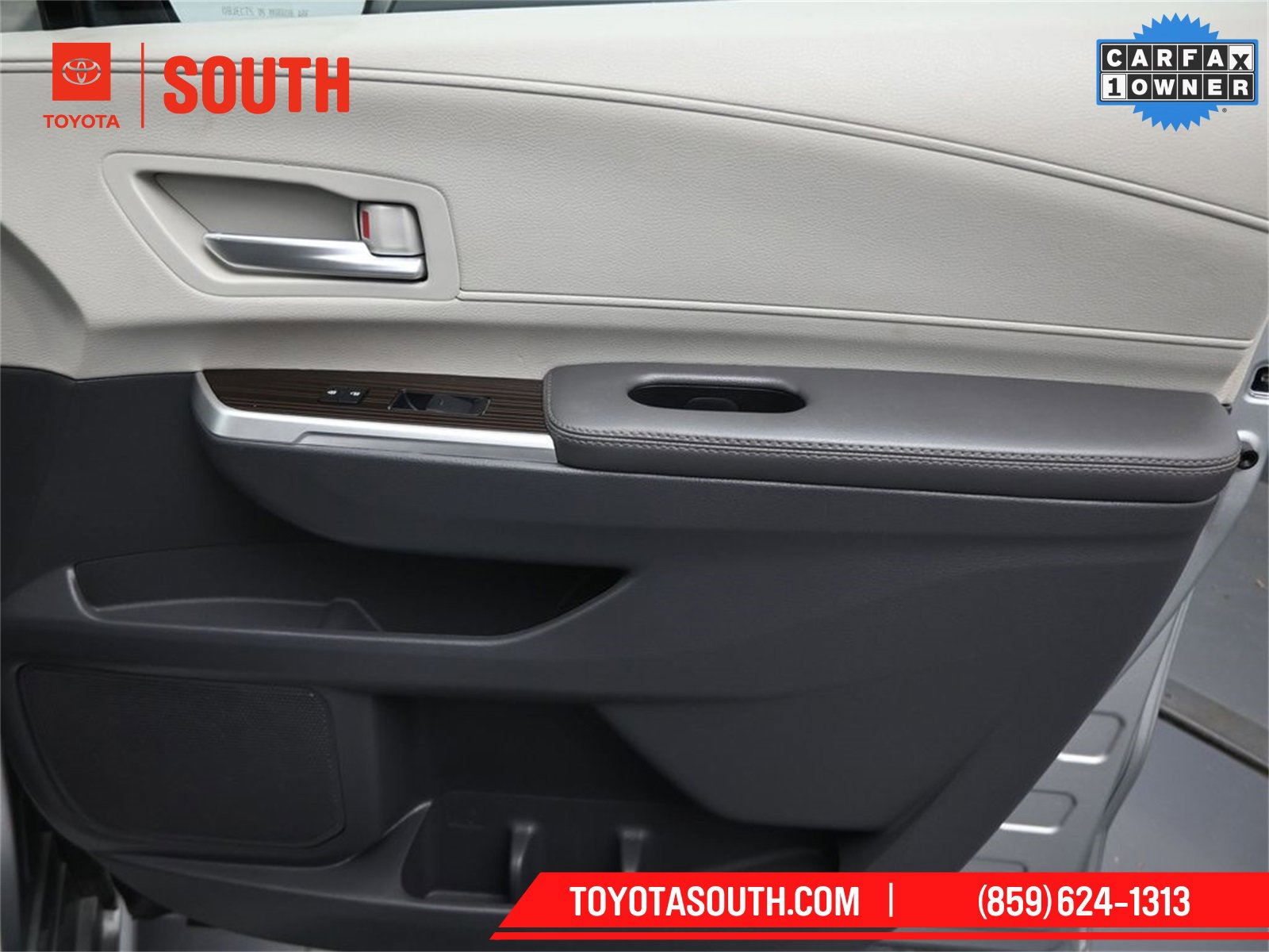 Used 2024 Toyota Sienna XLE image 27