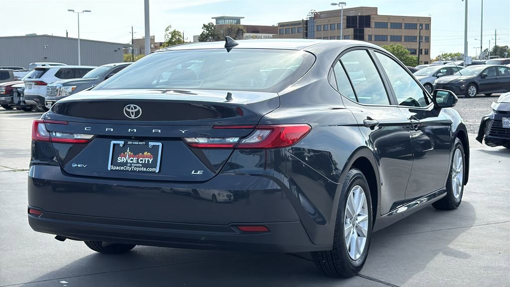 Used 2025 Toyota Camry LE FWD image 5