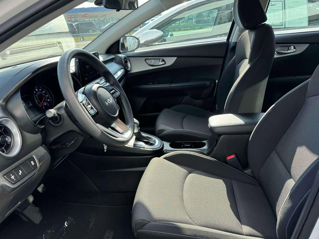Used 2023 Kia Forte LXS w/ LXS Technology Package image 13