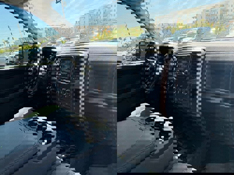 Used 2018 RAM 2500 Tradesman w/ Chrome Appearance Group image 9