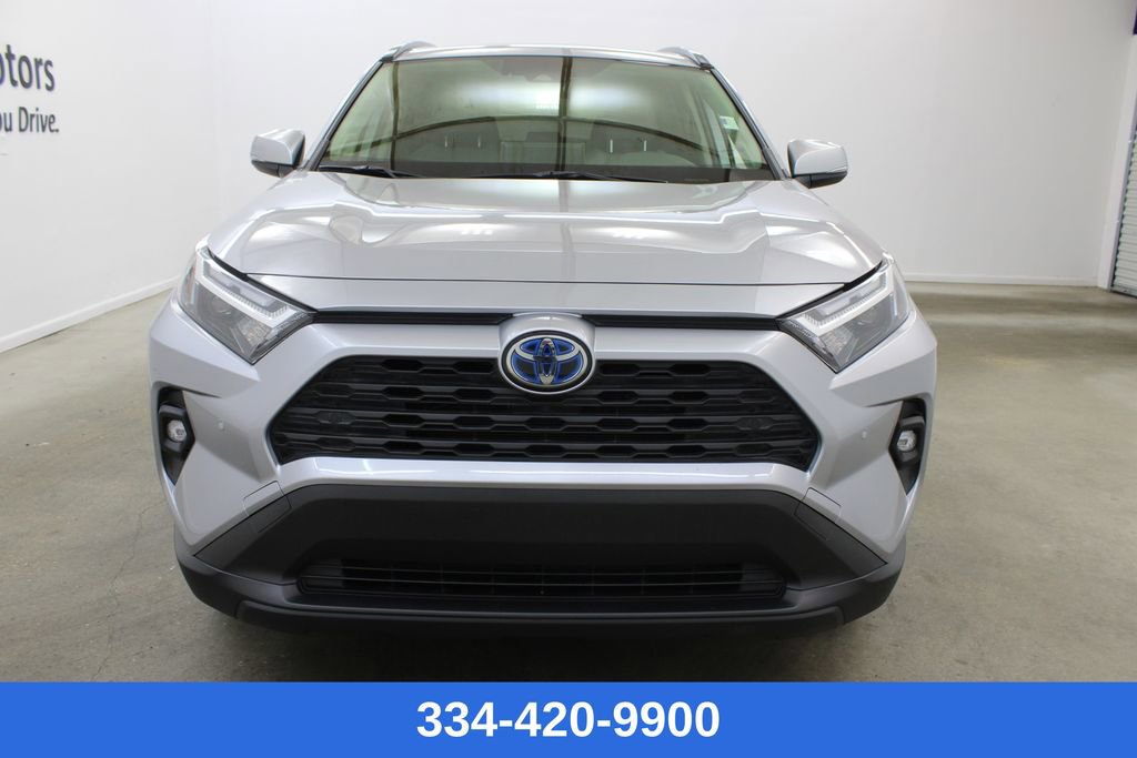 Used 2022 Toyota RAV4 XLE Premium image 6