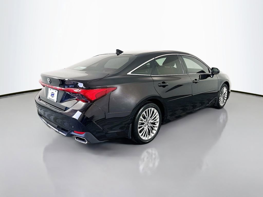 Used 2019 Toyota Avalon Limited w/ Advanced Safety Package FWD image 5