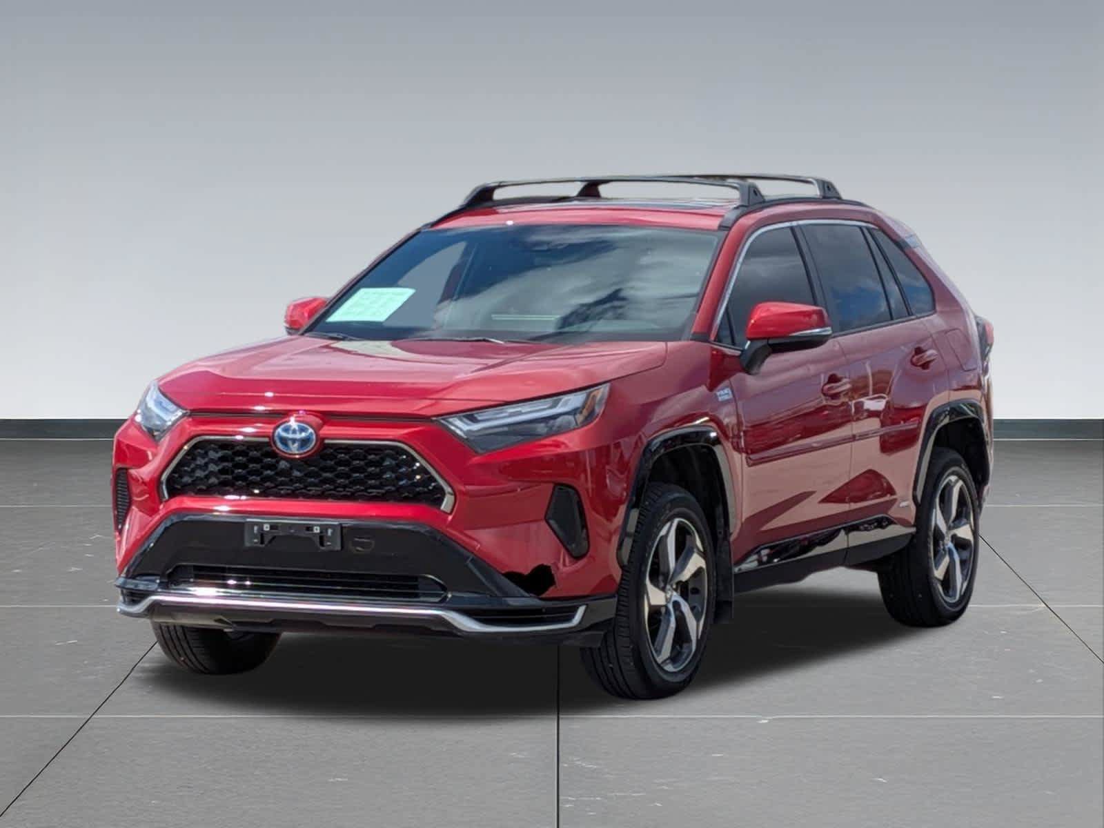 Used 2022 Toyota RAV4 SE w/ Weather & Moonroof Package AWD/4WD image 6
