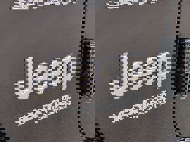 Used 2022 Jeep Wrangler Unlimited Sahara w/ Cold Weather Group image 12