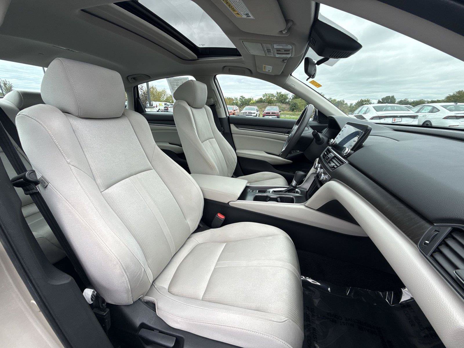 Certified 2018 Honda Accord EX image 19