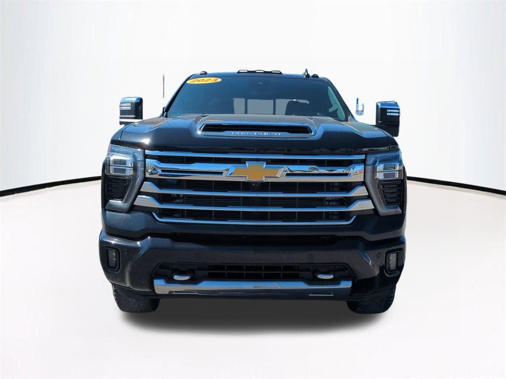 Used 2024 Chevrolet Silverado 2500 High Country w/ High Country Premium Package image 3