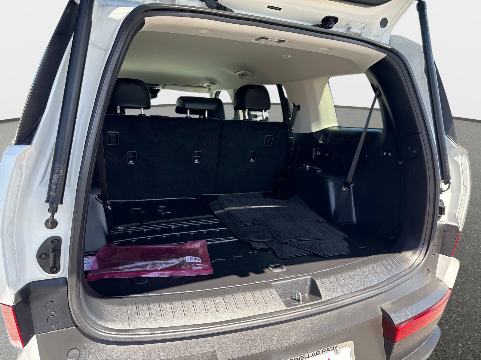 Used 2025 Hyundai Santa Fe SEL image 10