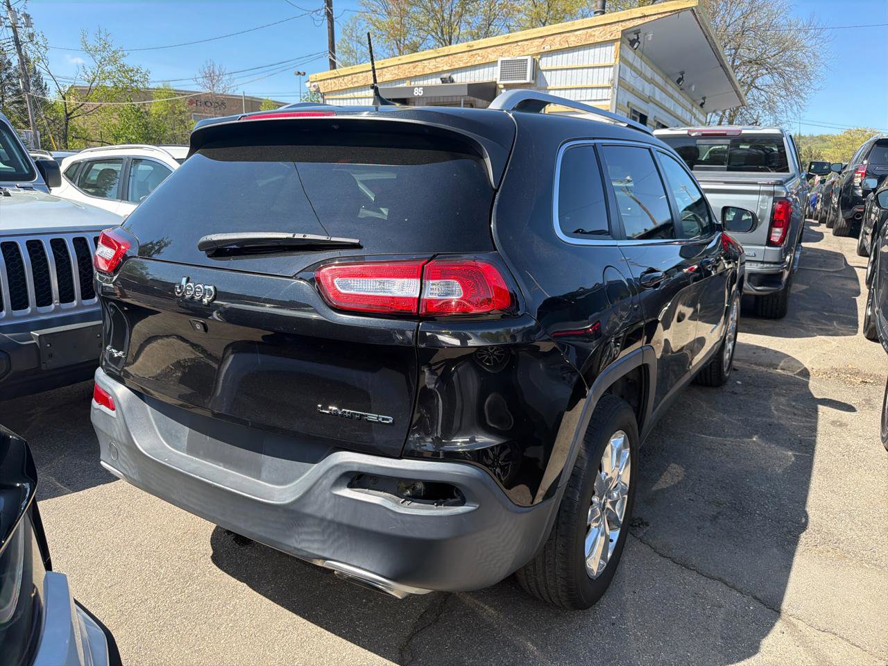 Used 2016 Jeep Cherokee Limited AWD/4WD image 6