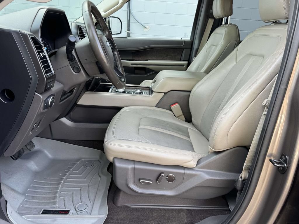 Used 2018 Ford Expedition Limited w/ Equipment Group 302A AWD/4WD image 21