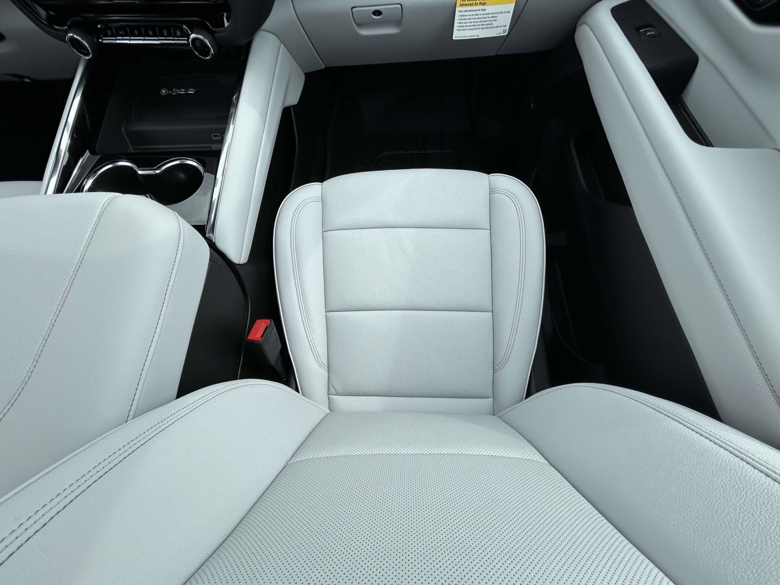 New 2026 Chevrolet Suburban Premier AWD/4WD image 13